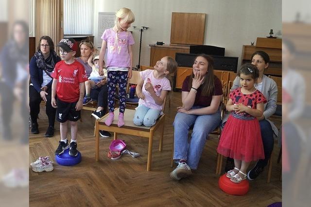 Schweighofer Kinder feiern einen alten Frühlingsbrauch