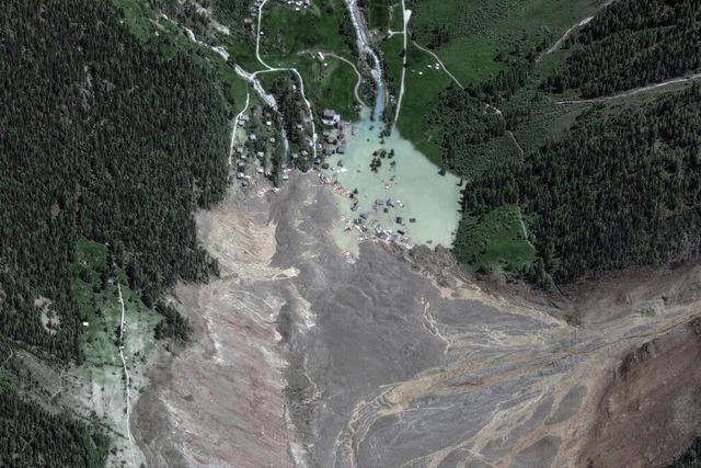 Nach Gletschersturz in Schweiz droht Flutwelle - Menschen im Lötschental fluchtbereit