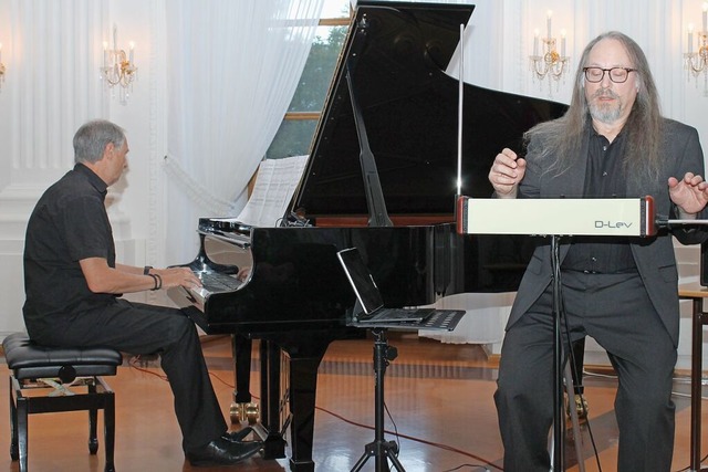 Michael Neymeyer am Flügel und Rob Sch... am Theremin als musikalische Einheit. | Foto: Cornelia Liebwein Michael Neymeyer am Flügel und Rob Sch... am Theremin als musikalische Einheit. | Foto: Cornelia Liebwein