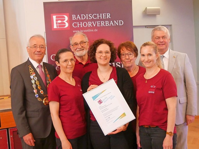 Badischer Chorverbands-Präsident Josef...t des Chorverbands Breisgau Jan Elert. | Foto: Badischer Chorverband / M. Bernhard Badischer Chorverbands-Präsident Josef...t des Chorverbands Breisgau Jan Elert. | Foto: Badischer Chorverband / M. Bernhard