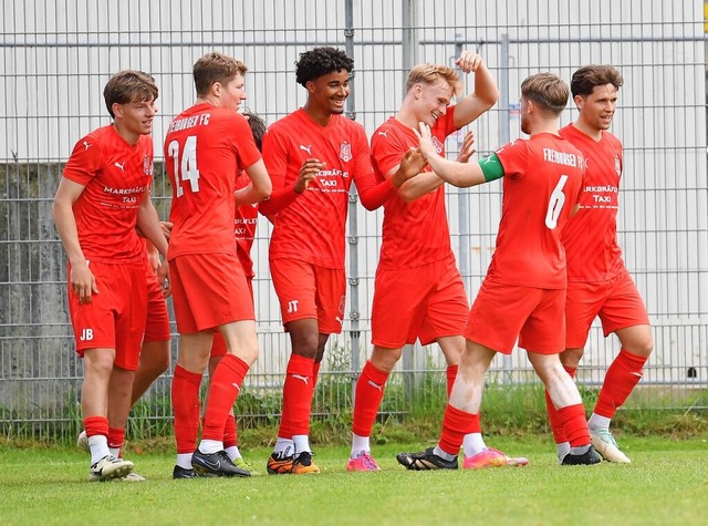 Tolle Aufholjagd: Der Freiburger FC drehte in Elzach ein 0:3 in ein 4:3.  | Foto: Achim Keller