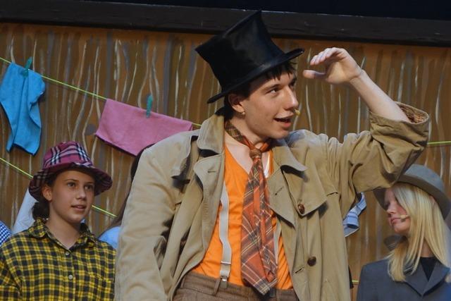 Rheinfelder Schler bringen das Musical "Oliver" mit Verve und Spielfreunde auf die Bhne