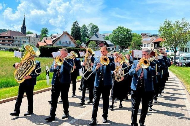 Groer Festumzug zu 125 Jahre Musikverein Waldau