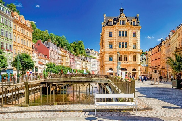 Kurstadt Karlsbad mit prachtvoller Architektur | Foto: Mojolo/Shutterstock.com Kurstadt Karlsbad mit prachtvoller Architektur | Foto: Mojolo/Shutterstock.com