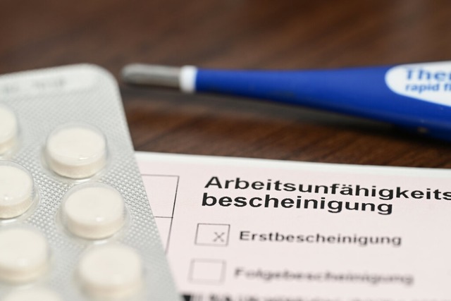 Fehlzeiten der Beschäftigten kommt eine besondere Bedeutung zu. | Foto: Bernd Weißbrod (dpa) Fehlzeiten der Beschäftigten kommt eine besondere Bedeutung zu. | Foto: Bernd Weißbrod (dpa)