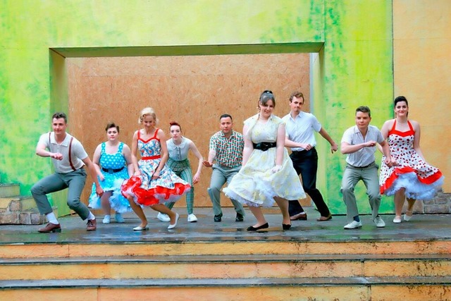 Wo endet Normalität, wo beginnt der Ir...pielen auf witzige Weise verschwimmen. | Foto: Festspiele Breisach Wo endet Normalität, wo beginnt der Ir...pielen auf witzige Weise verschwimmen. | Foto: Festspiele Breisach