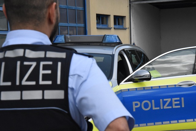 Das Kriminalkommissariat Lrrach (0762...r Beobachtungen oder anderer Hinweise.  | Foto: Kathrin Ganter