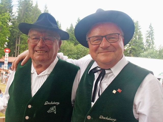 Josef Schlegel und Gerhard Behringer e...ten bei der Trachtenkapelle Dachsberg.  | Foto: Karin Stckl-Steinebrunner