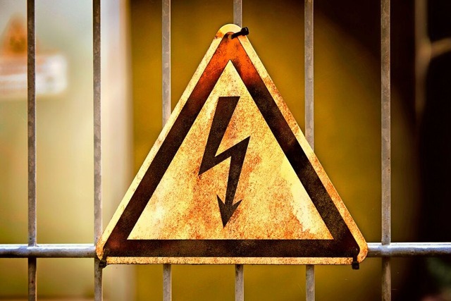 Was den Stromausfall in Breisach am Mo...ich bislang nicht klären. (Symbolbild) | Foto: IMAGO/Christian Ohde Was den Stromausfall in Breisach am Mo...ich bislang nicht klären. (Symbolbild) | Foto: IMAGO/Christian Ohde