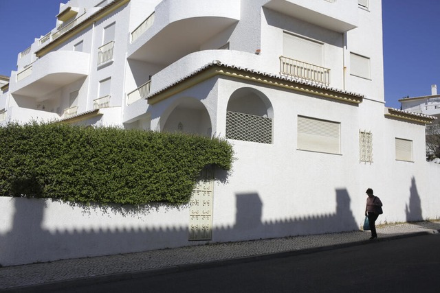 Der Appartmentkomplex, in dem die brit...lie McCann im Jahr 2007 Urlaub machte. | Foto: Armando Franca (dpa) Der Appartmentkomplex, in dem die brit...lie McCann im Jahr 2007 Urlaub machte. | Foto: Armando Franca (dpa)