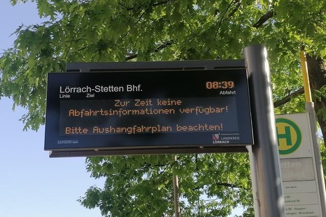 Digitale Anzeigetafeln an Bushaltestellen im Kreis Lörrach haben Aussetzer