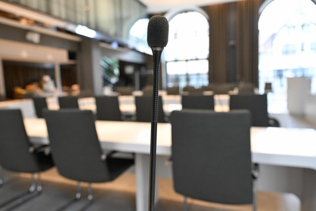 Ein Ratssaal, in dem der Gemeinderat Schorndorf seine Sitzungen abhält. | Foto: Bernd Weißbrod (dpa) Ein Ratssaal, in dem der Gemeinderat Schorndorf seine Sitzungen abhält. | Foto: Bernd Weißbrod (dpa)