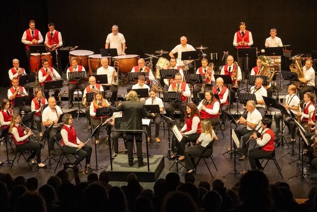Doppelkonzert im Art'Rhena: Stadtkapelle Burkheim und Orchester Echo du Rhin spielen gemeinsam