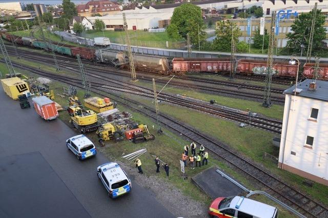 Gterzug in Singen entgleist und knickt Strommast um – Bahnverkehr unterbrochen