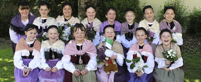 Herausgeputzt: Mdchen beim Hebelfest in Hausen im Wiesental  | Foto: Sabine Herzog