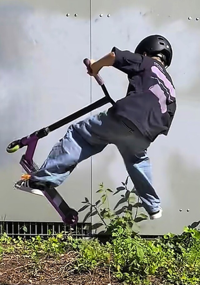 Ein Helm gehört beim Trickroller fahren unbedingt dazu. | Foto: privat Ein Helm gehört beim Trickroller fahren unbedingt dazu. | Foto: privat