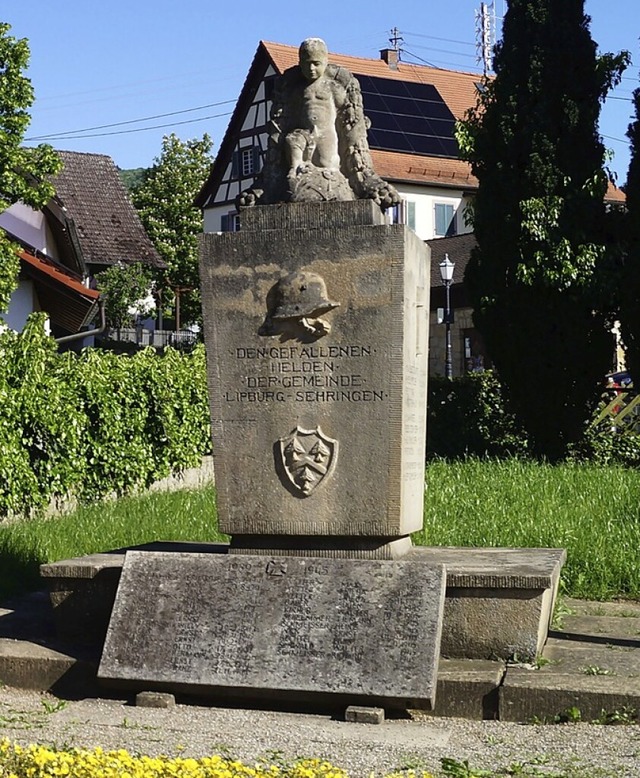 Das Kriegerdenkmal in Lipburg und dess...sollen auf Vordermann gebracht werden. | Foto: Silke Hartenstein Das Kriegerdenkmal in Lipburg und dess...sollen auf Vordermann gebracht werden. | Foto: Silke Hartenstein