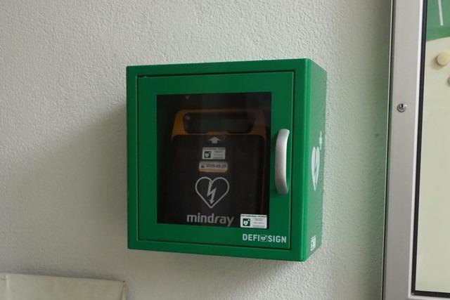 In Fischingen wurde der neue Defibrillator bereits installiert