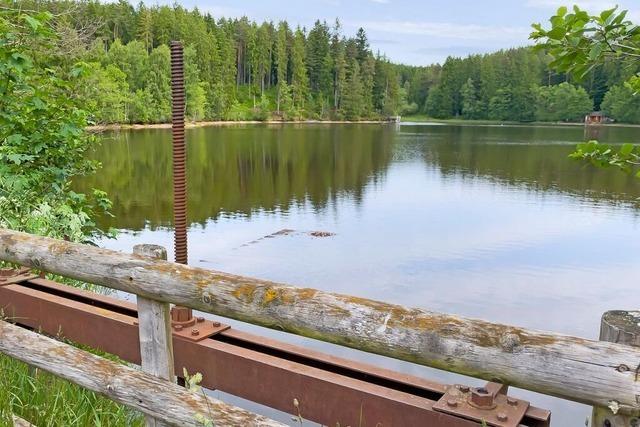 Der Damm bei Grafenhausen könnte brechen: Behörden verbieten das Baden im Schlüchtsee
