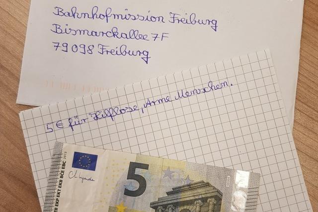 Seit 15 Jahren bekommt die Bahnhofsmission Freiburg jeden Monat einen anonymen Brief mit einer Spende über 5 Euro