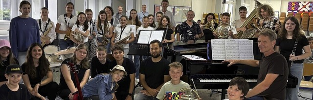 Die Musikfachschaft der Hugo-Höfler-Re...tuhl-Tuniberg machten gemeinsam Musik. | Foto: Jürgen Wehr Die Musikfachschaft der Hugo-Höfler-Re...tuhl-Tuniberg machten gemeinsam Musik. | Foto: Jürgen Wehr