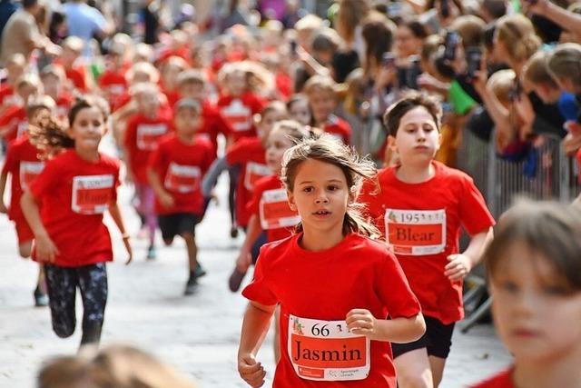 Fotos: Mehr als 1000 Kinder beim Lörracher Stadtlauf unterwegs