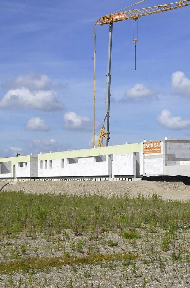 Das neue Clubhaus des SV Burkheim nimmt Konturen an. | Foto: Sebastian Ehret Das neue Clubhaus des SV Burkheim nimmt Konturen an. | Foto: Sebastian Ehret