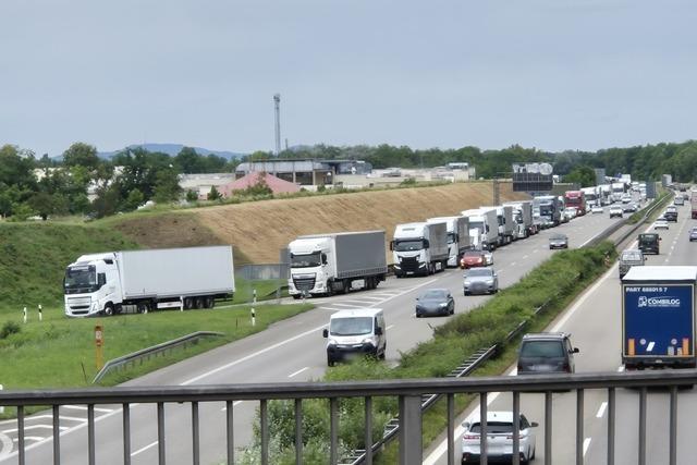 Neuenburg leidet unter Staus auf der A5 und gefährlichen Ausfahrten – Bauarbeiten noch nicht fertig