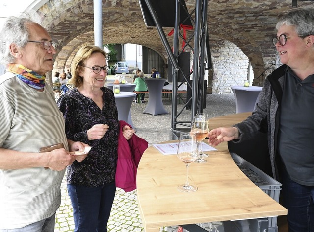 Verhalten startete der Wein-Sommer gestern in der Landvogtei. | Foto: Markus Zimmermann Verhalten startete der Wein-Sommer gestern in der Landvogtei. | Foto: Markus Zimmermann