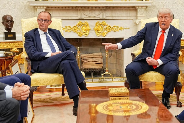 Friedrich Merz war mit seinem Besuch bei Donald Trump im Oval Office zufrieden.  | Foto: Michael Kappeler (dpa)
