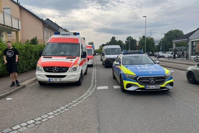 Täter legt Brand in ehemaliger Fabrikhalle in Breisach