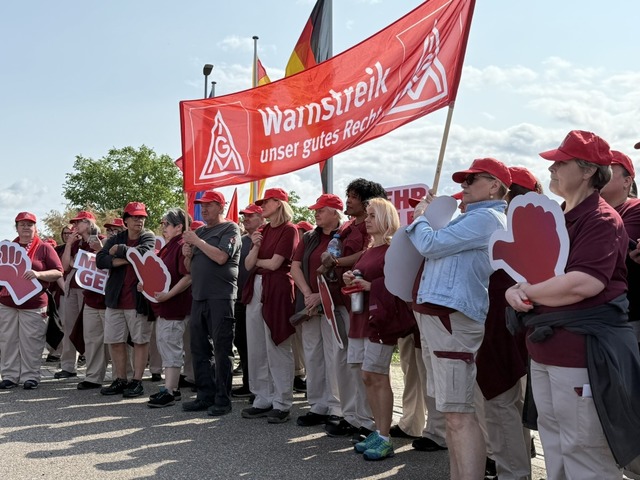 Zum ersten Mal haben Mitarbeitende des Meißenheimer Unternehmens Mewa gestreikt. | Foto: IG Metall Offenburg Zum ersten Mal haben Mitarbeitende des Meißenheimer Unternehmens Mewa gestreikt. | Foto: IG Metall Offenburg