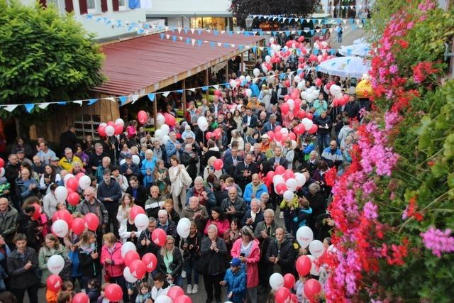 Bötzingen trägt 2026 die allgemeinen Kosten für das Dorf- und Weinfest, um die Vereine zu entlasten