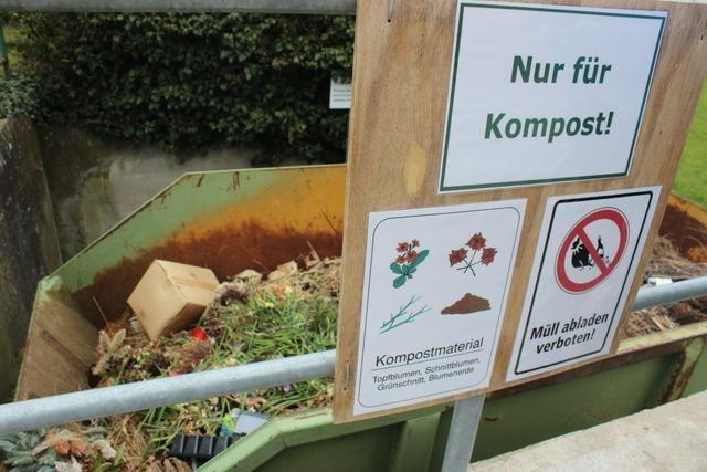 Vermllung in Efringen-Kirchen: Von Drive-in-Mlleimern und berfllten Altkleider-Containern