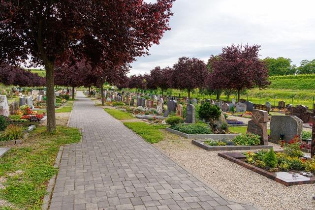 Eichstetten plant 16 neue Urnengräber auf dem Friedhof