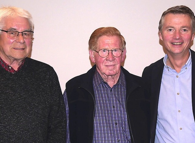 Verdiente Mitglieder (von links): Manf...f, Kurt Furtwängler und Frank Krämer | Foto: Bernd Seger Verdiente Mitglieder (von links): Manf...f, Kurt Furtwängler und Frank Krämer | Foto: Bernd Seger