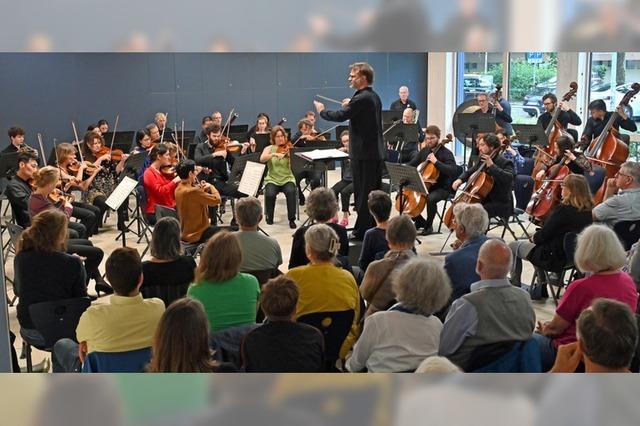 Raus aus dem Konzertsaal: Wie sich in Freiburg ein klassisches Orchester ein neues Publikum sucht