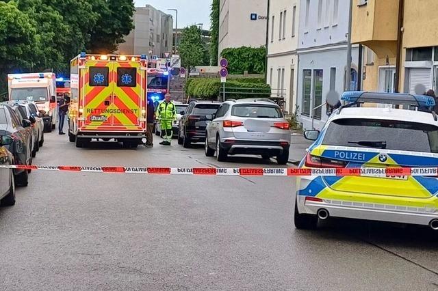 Auto fhrt in Passau in Menschengruppe - Polizei vermutet Beziehungstat