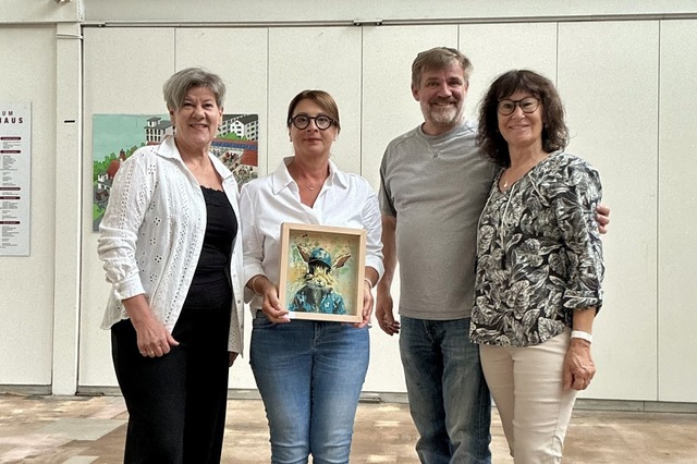 Bei der Übergabe (von links): Bärbel K...identin des Lions-Clubs Weil am Rhein. | Foto: Lions Club Weil am Rhein Bei der Übergabe (von links): Bärbel K...identin des Lions-Clubs Weil am Rhein. | Foto: Lions Club Weil am Rhein
