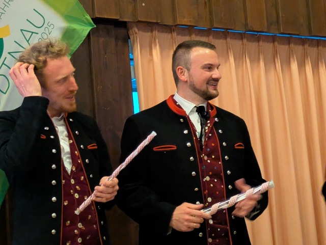 Matteo Abate hat den Taktstock von sei...ger Stefan Seeherr (links) übernommen. | Foto: Eva Wollweber Matteo Abate hat den Taktstock von sei...ger Stefan Seeherr (links) übernommen. | Foto: Eva Wollweber