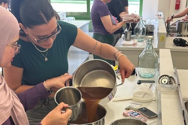 Abiturienten der Justus-von-Liebig-Schule Waldshut brauen Bier für ihre Abifeier