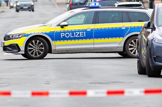 Auf der B 33 bei Offenburg gab es am S...b 6 Uhr kein Durchkommen. (Symbolfoto)  | Foto: Moritz Frankenberg (dpa)