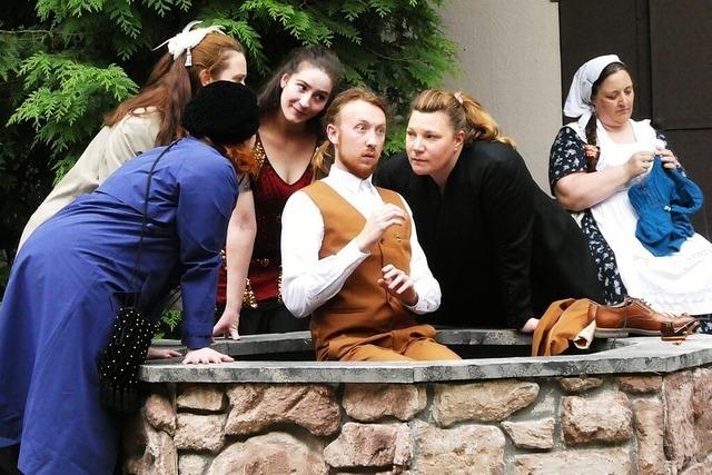 Fr "Tod im Nebel" im Theater im Steinbruch hat erstmals Rob Doornbos Regie in Emmendingen gefhrt