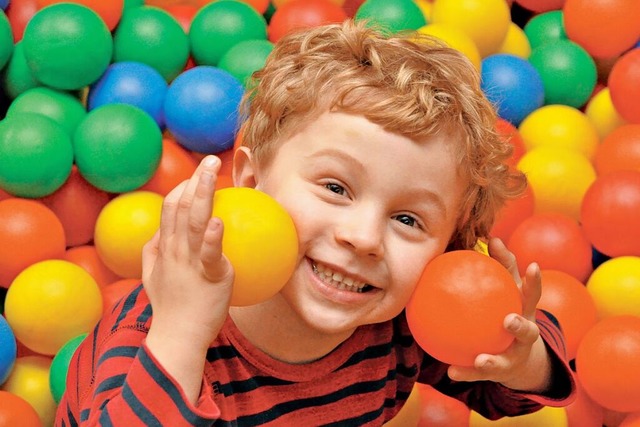 Viel Spaß gibt’s im Bällebad der Kinder-Galaxie. | Foto: Matthias Wolpert/smile:werbung wolpert Viel Spaß gibt’s im Bällebad der Kinder-Galaxie. | Foto: Matthias Wolpert/smile:werbung wolpert