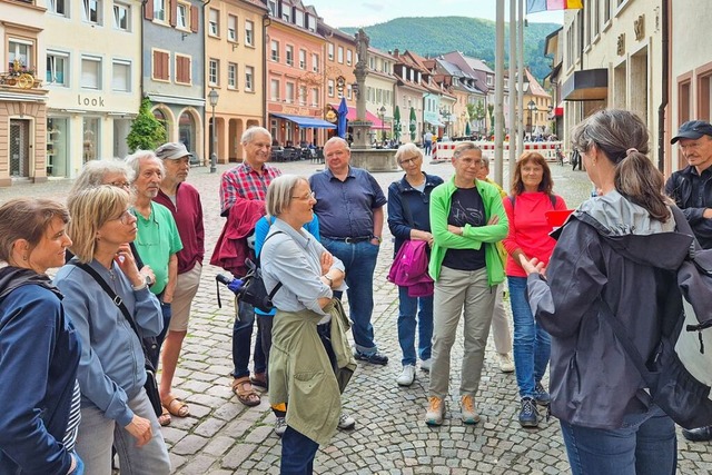 Rund 20 Personen hrten Sylvia Srednia...nge des Zeitungswesens aufmerksam zu.  | Foto: Gabriele Zahn