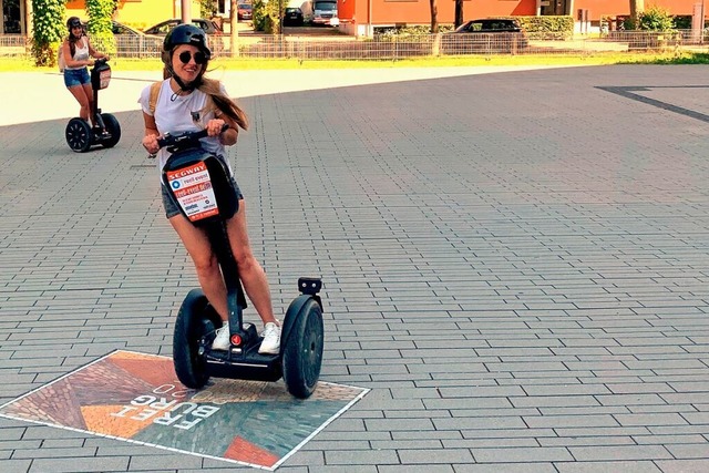 Beschwingt unterwegs, auf dem Segway mit „reell event“. | Foto: Marcus Reichenbach Beschwingt unterwegs, auf dem Segway mit „reell event“. | Foto: Marcus Reichenbach