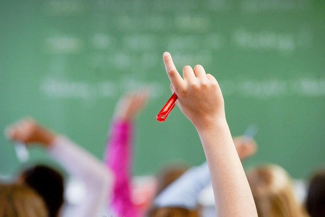 Im Kultusministerium wird statt einer ...renze für die Klassengröße diskutiert. | Foto: Marijan Murat (dpa) Im Kultusministerium wird statt einer ...renze für die Klassengröße diskutiert. | Foto: Marijan Murat (dpa)