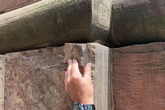 Am Wochenende sind Steine von der Unikirche herabgestürzt – Ursache war wohl ein Fahrzeug