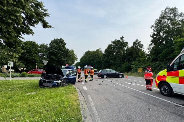Auf der Kreisstraße bei Bad Bellingen hat sich ein Unfall ereignet. | Foto: Feuerwehr Bad Bellingen Auf der Kreisstraße bei Bad Bellingen hat sich ein Unfall ereignet. | Foto: Feuerwehr Bad Bellingen