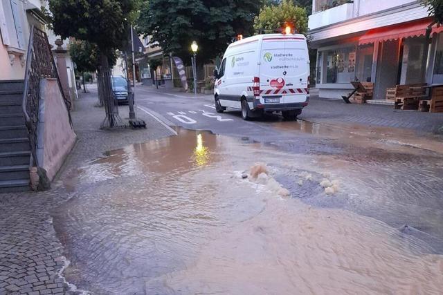 Wasserrohrbruch sorgt für Notbaustelle über Pfingsten in Müllheim